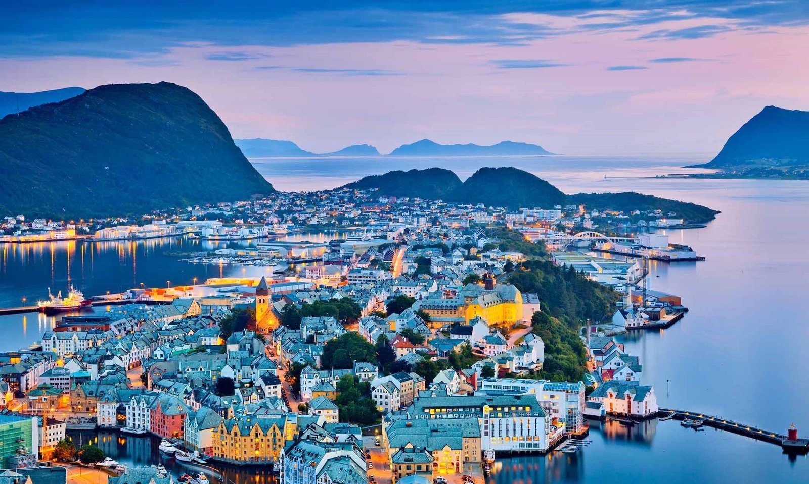 SCANDINAVIA DELIGHTS